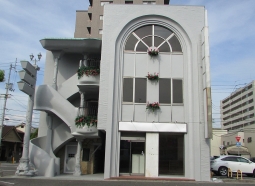 駅前通り京極南棟